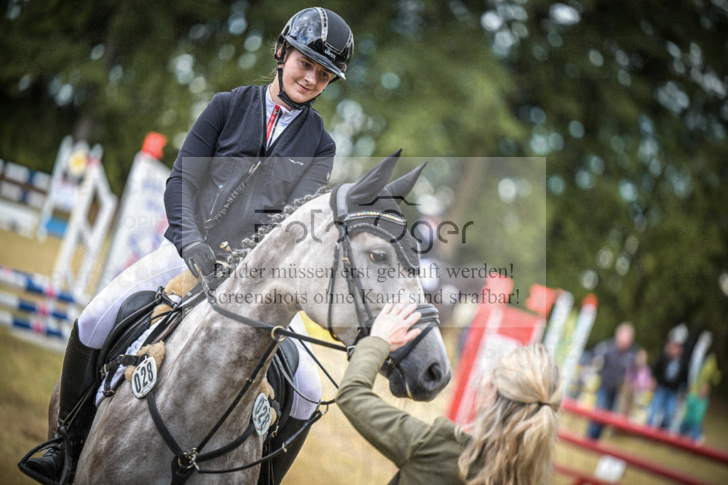 DOS_0005 | Entdecke hochwertige Reitturnierfotos von Foto Oger. Professionell, emotional und authentisch – jetzt Lieblingsmomente im Shop bestellen.Deutschlandweite Turnierfotografie. - Realisiert mit Pictrs.com