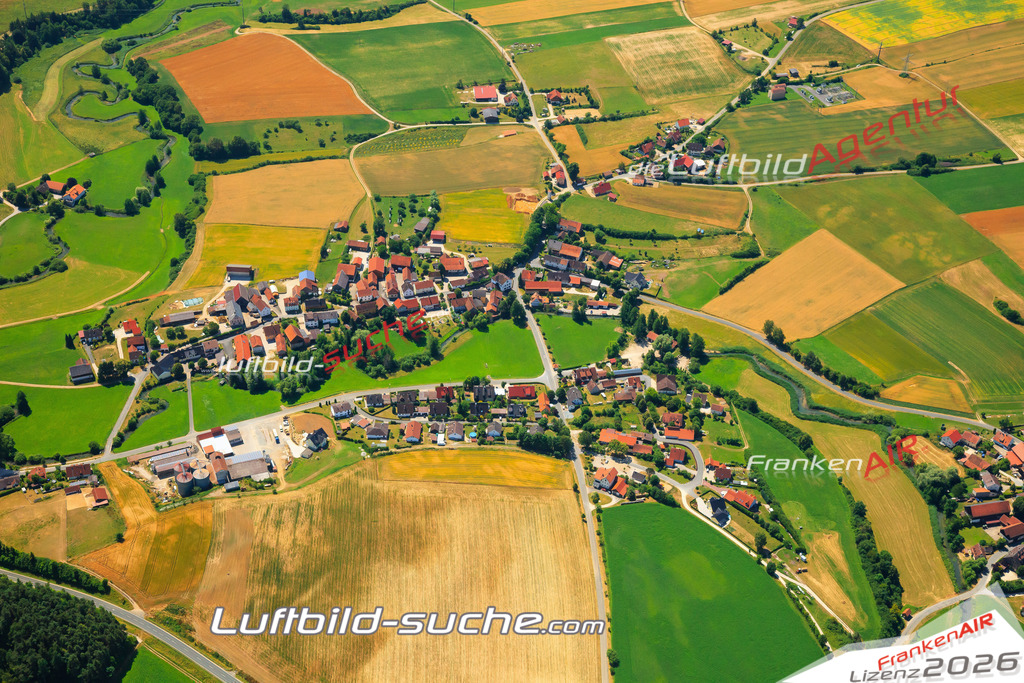 Die Luftaufnahme Stechendorf - Hollfeld wurde vom UL-Flugzeug (keine Drohne) aus fotografiert.Hohe Druck- Auflösung-die Geschenkidee!