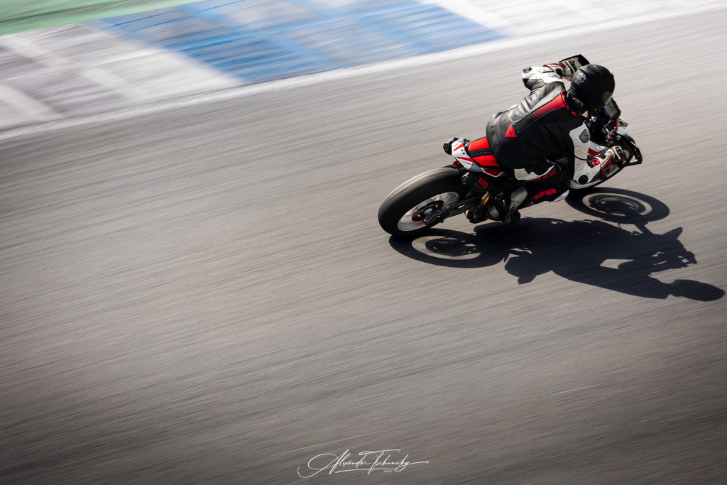 Ducati Trackday Hockenheimring 2026 | Entdecken Sie die faszinierende Welt von Alexander Tschuncky Arts: Kreative Fotografie, atemberaubende Automobilkunst und hochwertiger Bilderdruck. Lassen Sie sich inspirieren! - Realisiert mit Pictrs.com