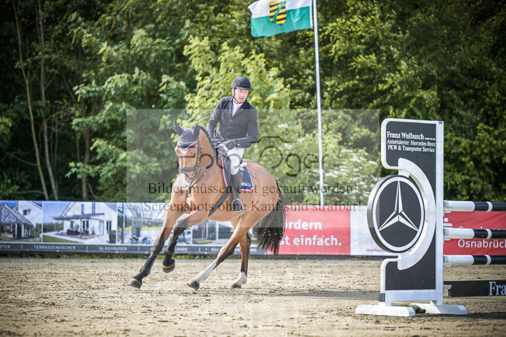 DOS_8208 | Entdecke hochwertige Reitturnierfotos von Foto Oger. Professionell, emotional und authentisch – jetzt Lieblingsmomente im Shop bestellen.Deutschlandweite Turnierfotografie. - Realisiert mit Pictrs.com