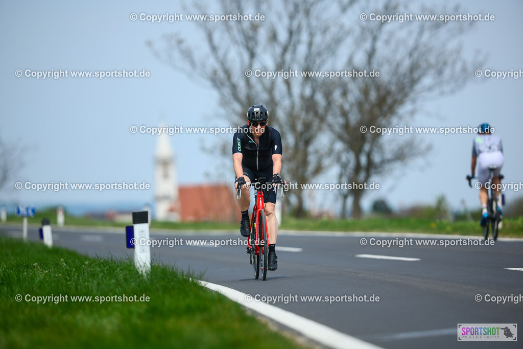 516_TRA56661 | Neusiedlersee Radmarathon 2026@sportshot_your_pictrs #yourpictures#roadtowm2029 #nrm #neusiedlerseeradmarathon #neusiedlersee #neusiedlerseetourismus #burgenland #mörbisch #nrm26 #burgenlandtourismus #voglundco #poweredbyburgenlandtourismus #radsport #rad #marathon #ucigranfondo #visitburgenland #ucigranfondoworldseries