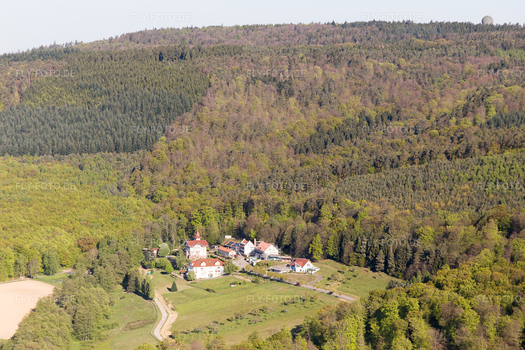 Luftbild: Ortsansicht in Lobsann im Bundesland Bas-Rhin in Frankreich. Foto: IMG_099337.jpg vom 30.04.2017 durch Werner Riehm/FLY-FOTO.de
