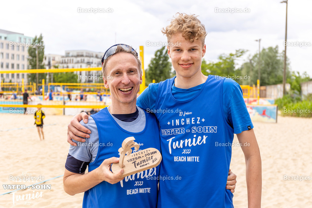 2022-00063098-Vater-Sohn-Turnier-Turnierbilder-2 | 26.05.2022; Berlin Foto: Gerold Rebsch - www.beachpics.de