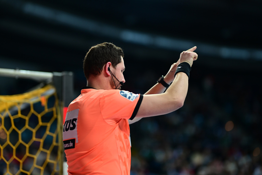 Handball I Frauen I Saison 2024-2025 I 1. HBF I 12. Spieltag I VfL Oldenburg - TuS Metzingen | Der Sportfotograf. - Realisiert mit Pictrs.com