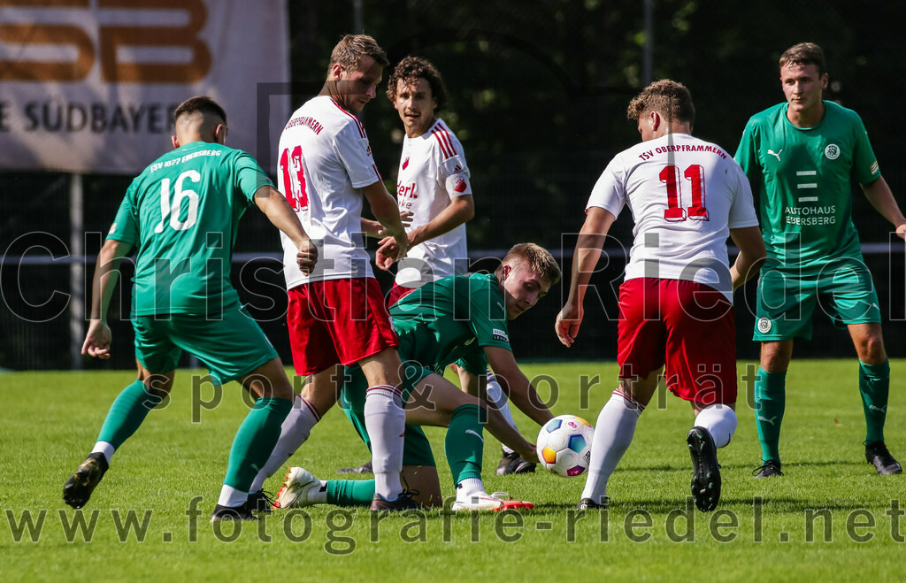 2023-08-26_052_TSV_Ebersberg_gegen_TSV_Oberpframmern | Ebersberg, Deutschland, 26.08.2023:
Fußball, Kreisliga 2023 / 2024, 2. Spieltag, TSV 1877 Ebersberg gegen TSV Oberpframmern, Endergebnis: 5:1

Dominik Pries (TSV 1877 Ebersberg, #16), Michael Huber (TSV Oberpframmern, #13), Thomas Grünwald (TSV 1877 Ebersberg, #3), Luis Oberneder (TSV Oberpframmern, #11)

Foto: Christian Riedel / fotografie-riedel.net