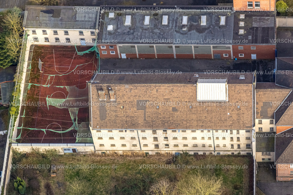 Gelsenkirchen250203132Sued | Luftbild, Munckelstraße, ehemalige Justizvollzugsanstalt Gelsenkirchen und Sportfeld mit verwitterter Überdachung, Altstadt, Gelsenkirchen, Ruhrgebiet, Nordrhein-Westfalen, Deutschland