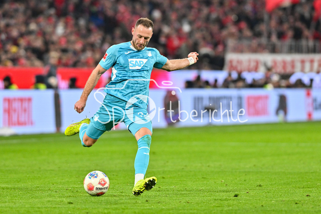 FC Bayern München - TSG 1899 Hoffenheim | MUNICH, GERMANY - 08. FEBRUARY: am Ball Vladimir COUFAL (TSG Hoffenheim 34) / Einzelfoto / Freisteller während dem Bundesligamatch zwischen dem FC Bayern München und der TSG 1899 Hoffenheim am 21. Spieltag in der Allianz Arena / DFL REGULATIONS PROHIBIT ANY USE OF PHOTOGRAPHS AS IMAGE SEQUENCES AND/OR QUASI-VIDEO