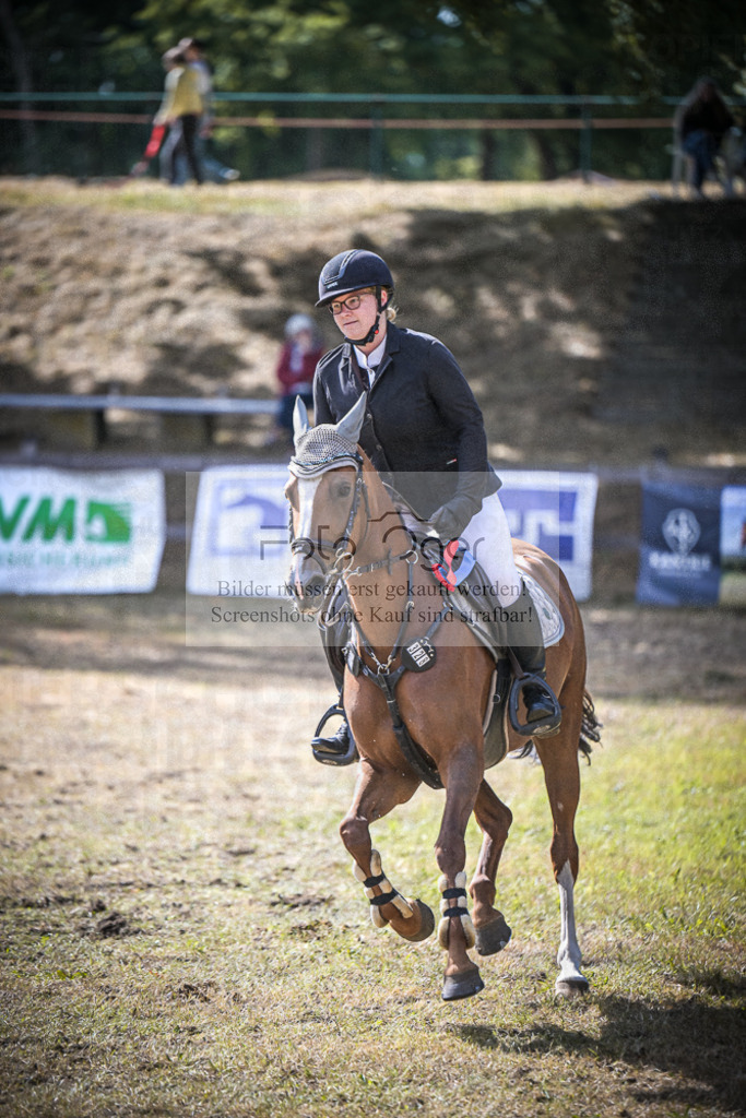 DOS_0163 | Entdecke hochwertige Reitturnierfotos von Foto Oger. Professionell, emotional und authentisch – jetzt Lieblingsmomente im Shop bestellen.Deutschlandweite Turnierfotografie. - Realisiert mit Pictrs.com