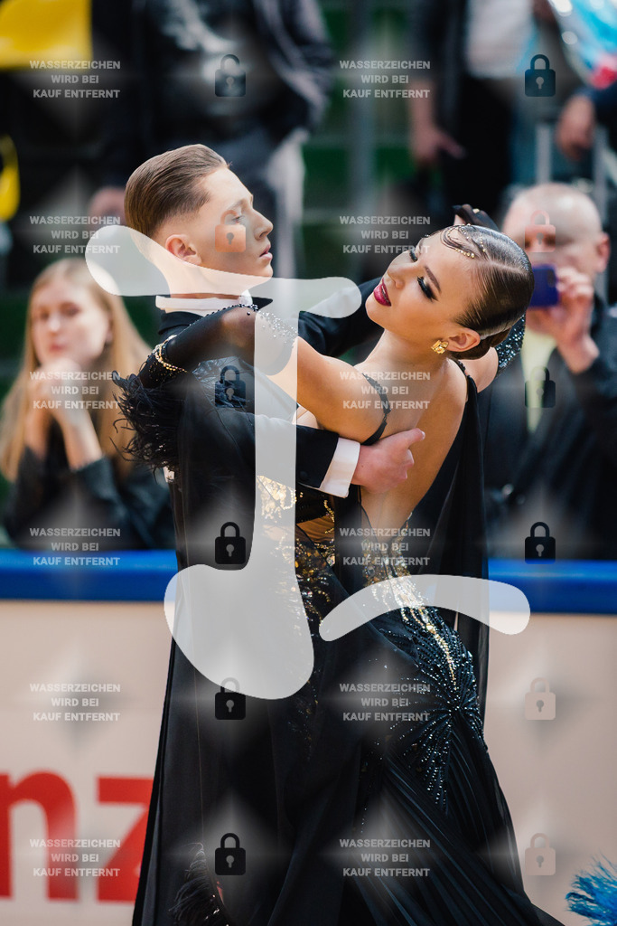 Hessen Tanzt WDSF Open Junior II Standard 9th (200) Lukas Alekna _ Emilia Wilhelmine Adler (TSC Rot-Gold-Casino Nürnberg)-2025-05-17-7493 | Webshop for digital downloads and prints of dance sport, event & show photographer Julian Link - Realisiert mit Pictrs.com
