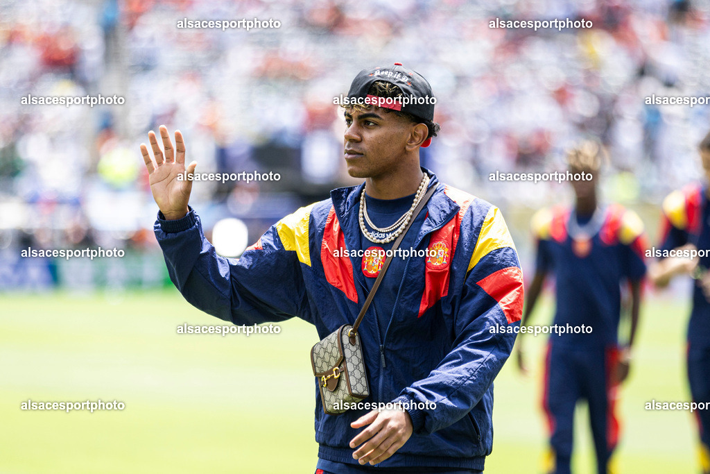 FOOTBALL : Argentine vs Espagne – Finale de la Coupe du Monde FIFA 2026. New York New Jersey Stadium, East Rutherford, New Jersey, États-Unis. 19/07/2026. | reconnaissance du terrain par les joueurs de Spain Lamine Yamal #19 (Spain)