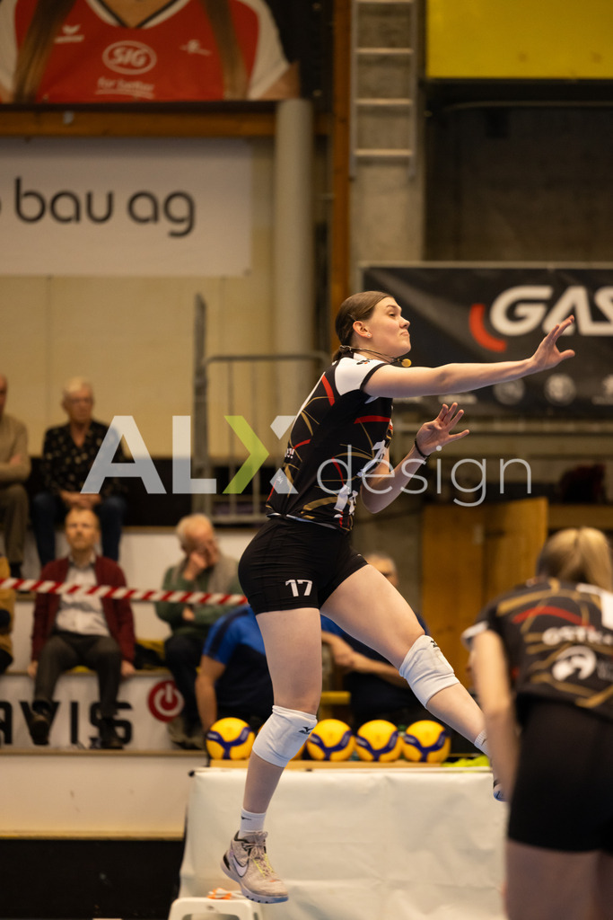 Volleyball I Frauen I Saison 2025-2026 I CEV Volleyball Challenge Cup 2026 | Women I 16th Finals I VC Kanti Schaffhausen - TJ Ostrava I 03.12.2025 | TJ Ostrava - 17 Adela Chládková (CZ) – Mittelblock - Realisiert mit Pictrs.com