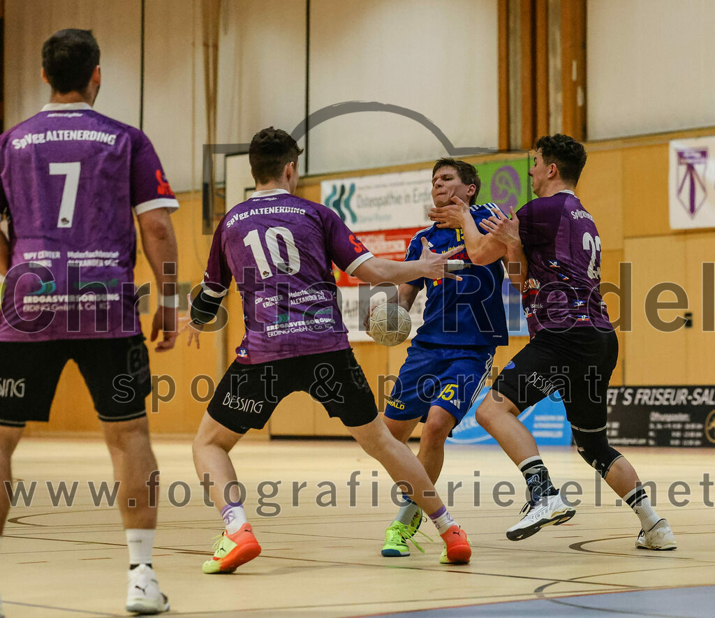 2024-02-24_066_SpVgg_Altenerding_gegen_SSG_Metten | Erding, Deutschland, 24.02.2024:
Handball, Bezirksoberliga Männer 2023 / 2024, 16. Spieltag, SpVgg Altenerding gegen SSG Metten, Endergebnis: 29:24

Simon Rüdiger (SpVgg Altenerding, #7), Tim Steininger (SpVgg Altenerding, #10), Florian Sedlmeier (SSG Metten, #15), Moritz Sturm (SpVgg Altenerding, #23)

Foto: Christian Riedel / fotografie-riedel.net
