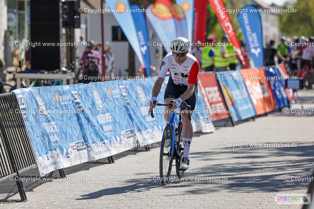 VJ__5406 | Neusiedlersee Radmarathon 2026@sportshot_your_pictrs #yourpictures#roadtowm2029 #nrm #neusiedlerseeradmarathon #neusiedlersee #neusiedlerseetourismus #burgenland #mörbisch #nrm26 #burgenlandtourismus #voglundco #poweredbyburgenlandtourismus #radsport #rad #marathon #ucigranfondo #visitburgenland #ucigranfondoworldseries
