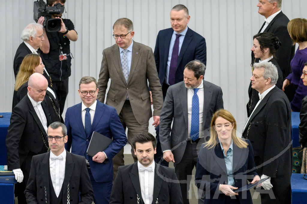 _DWI6084 | Finnischen Premierminister Petteri Orpo und EU-Präsidentin Roberta Metsola in Europäisches Parlament in Strassbourg - Realisiert mit Pictrs.com