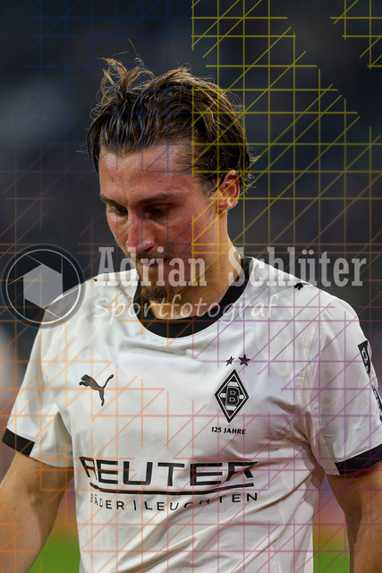 Borussia Mönchengladbach vs Eintracht Frankfurt - Bundesliga  | Mönchengladbach, Deutschland, 27.09.25:   Rocco Reitz (Borussia Mönchengladbach) ist enttäuscht waehrend des Spiels der Bundesliga zwischen Borussia Mönchengladbach vs Eintracht Frankfurt im Stadion im Borussia Park(Foto von Brauer-Fotoagentur / Adrian Schlueter)
