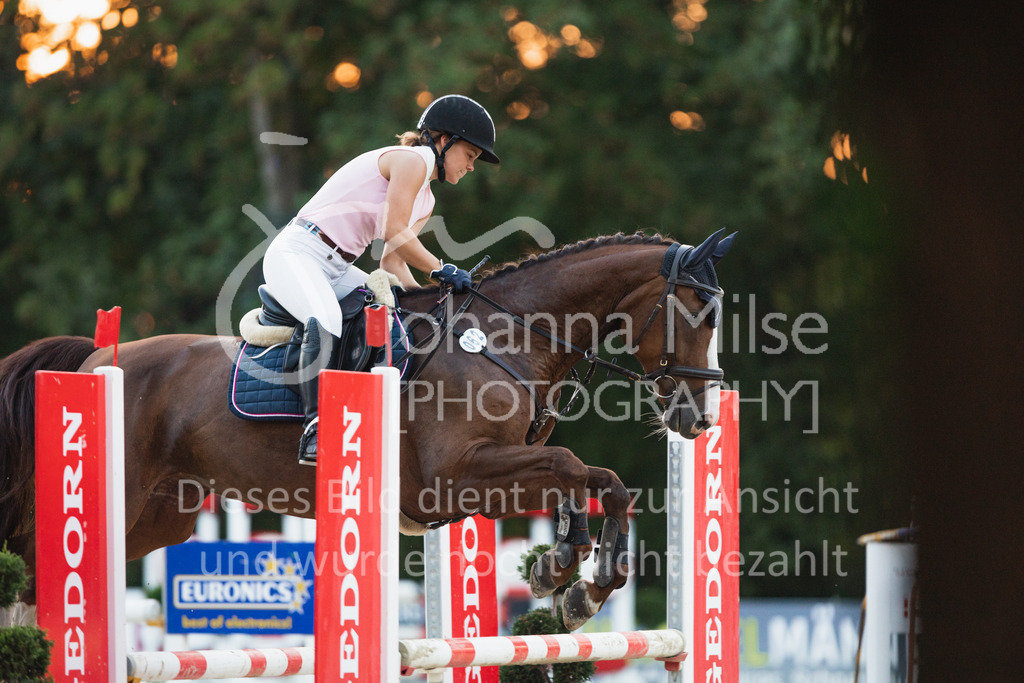 220825_Delbrueck_A1-Mannschaft-338 | Deine schönsten Turniermomente als professionelle Fotos! Entdecke hochwertige Pferdesport-Fotografie im Online-Shop. Jetzt Fotos finden & bestellen!