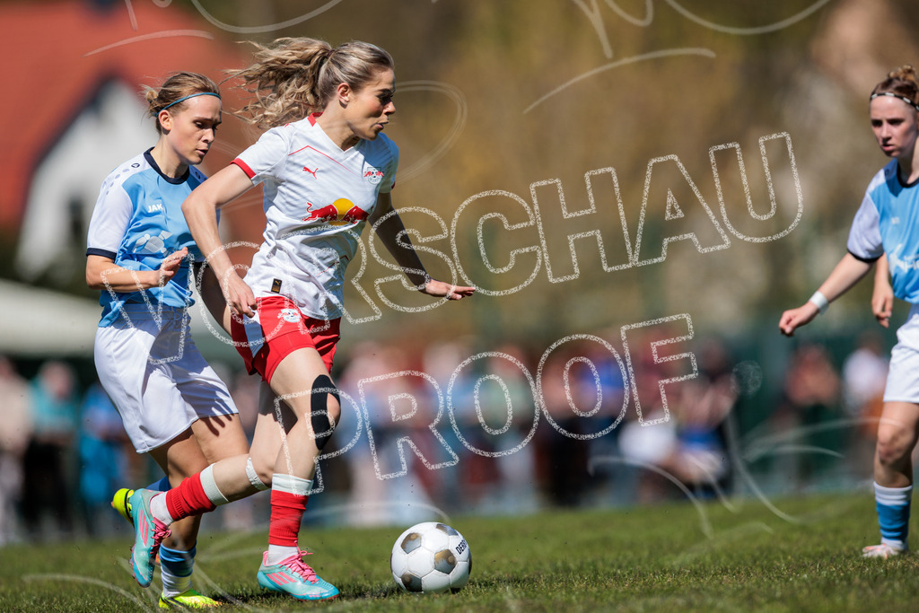 Gipfeltreffen der Frauen: Finale um den Sachsenlotto Landespokal 2026 | Am 1. Mai 2026 trafen im Endspiel des Sachsenlotto Landespokals die Frauen des Chemnitzer FC und die zweite Mannschaft von RasenBallsport Leipzig aufeinander. Vor stimmungsvoller Kulisse kämpften beide Teams ab 15:00 Uhr um die begehrte Trophäe des sächsischen Fußballs. Diese Galerie zeigt die Highlights, packende Zweikämpfe und die emotionalsten Momente des Finaltags. - Realisiert mit Pictrs.com