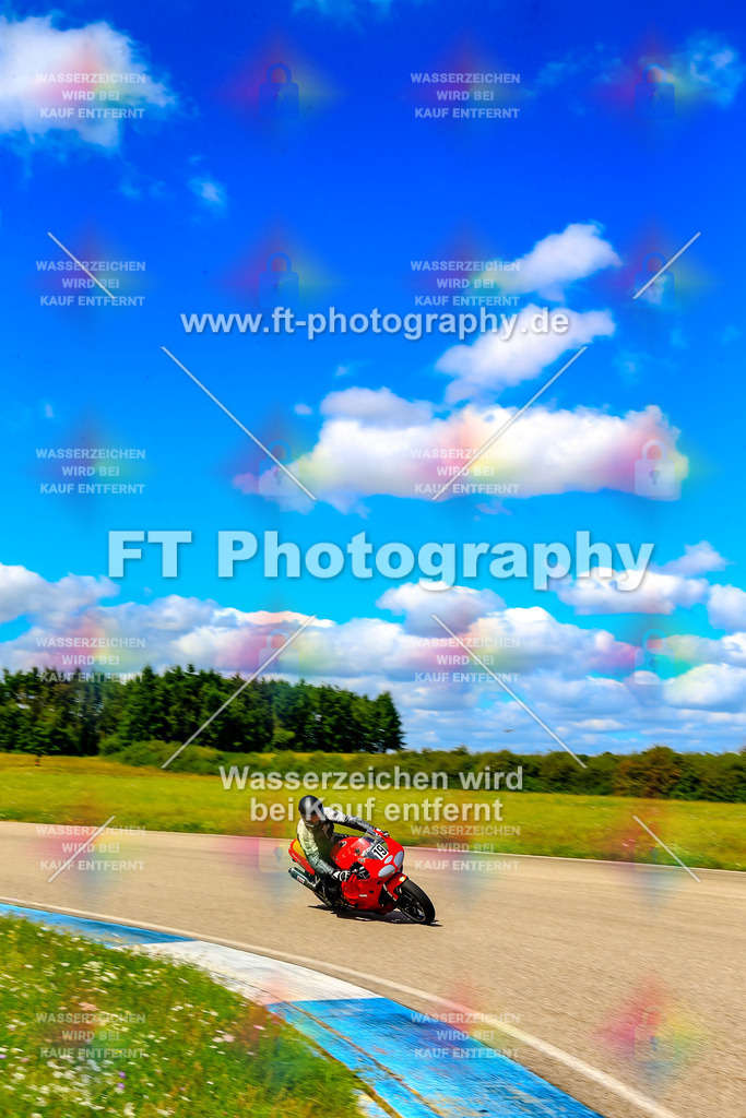 019-6447 | Hier findet Ihr Bilder von Touristenfahrten auf der Nürburgring Nordschleife oder von anderen Veranstaltungen die ich besucht habe. Viel Spass beim Durch Schauen 