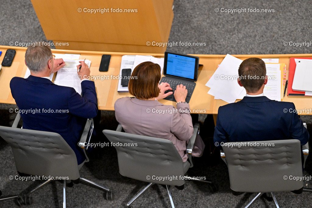 Landhaus Linz_ Promenade_ Landtagssitzung_ 13.06.2024-78 | 13.04.2024, Landhaus Linz AUT, Promenade, Landtagssitzung, im Bild LH Thomas Stelzer (VP, Landeshauptmann Ooe), LRin Michaela Langer Weninger (VP), LR Markus Achleitner (VP)