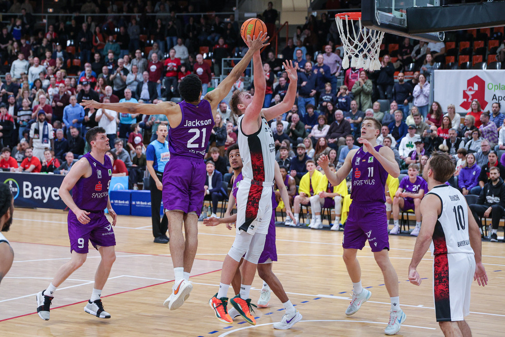 Pro A BAYER GIANTS vs BG Göttingen-143 | Fotos von Basketballspielen aus dem Raum NRW fotografiert von Gero Mueller-Laschet und Daniel Schaefer - Realisiert mit Pictrs.com