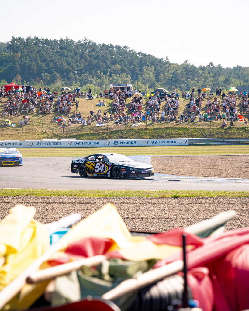 _DSC8766 | Exklusive Motorsport-Fotografie aus Leipzig von TXO Media – für Rennfahrer, Teams & Sponsoren. Sausemuth liefert starke Bilder, die Emotion zeigen. Jetzt buchen & glänzen! - Realisiert mit Pictrs.com