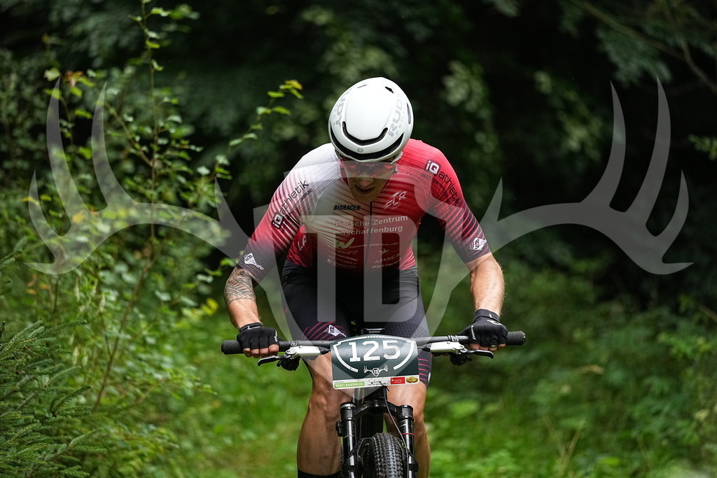 FC109946 | Fotogalerie der Treibjagd im Dunkelwald - Dein MTB Etappenrennen im Erzgebirge - Realisiert mit Pictrs.com