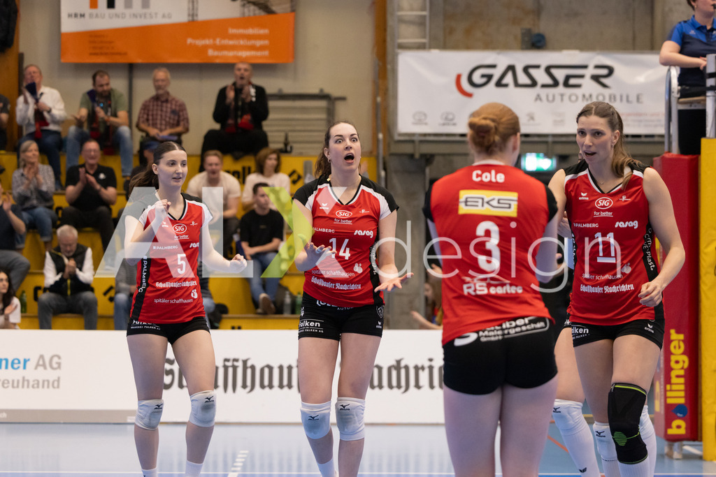 Volleyball I Frauen I Saison 2025-2026 I Volleyball NLA | Women I 1/2 Finals I  VC Kanti Schaffhausen - Sm'Aesch Pfeffingen I 07.03.2026 | VC Kanti Schaffhausen Jubel - Realisiert mit Pictrs.com