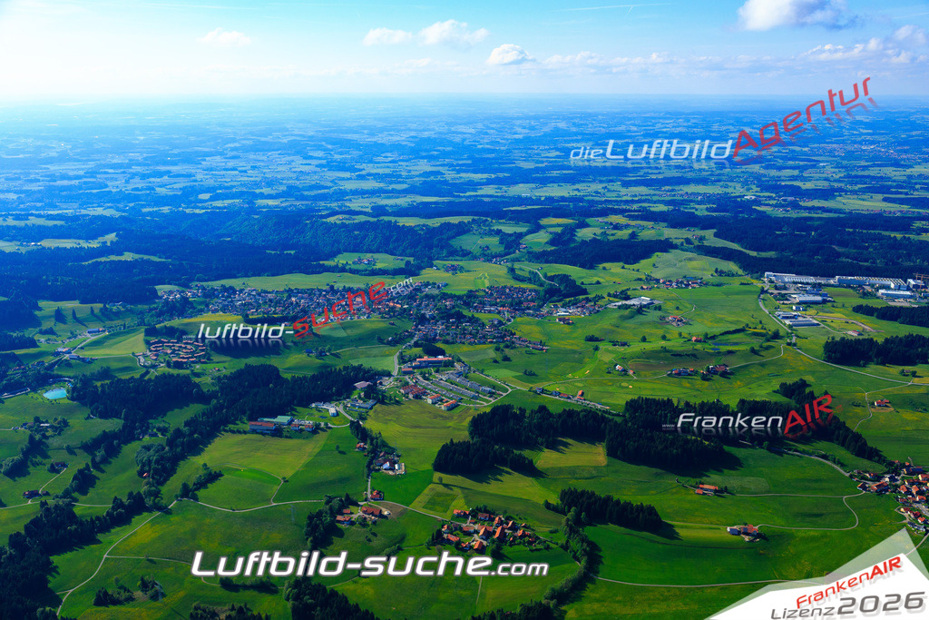 Die Luftaufnahme der Stadt Lindenberg wurde vom UL-Flugzeug heraus erstellt ( keine Drohne )- hohe Auflösung für beste Qualität