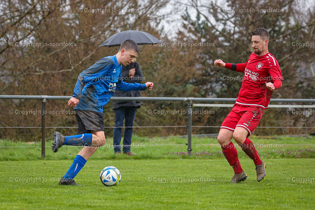 BQ3I5107 | 15.04.2023; kreisliga A Wetzlar; Rasenplatz Niederlemp; SpVgg Lemp - TSV Blasbach; Ergebnis: 0:1 (0:0)