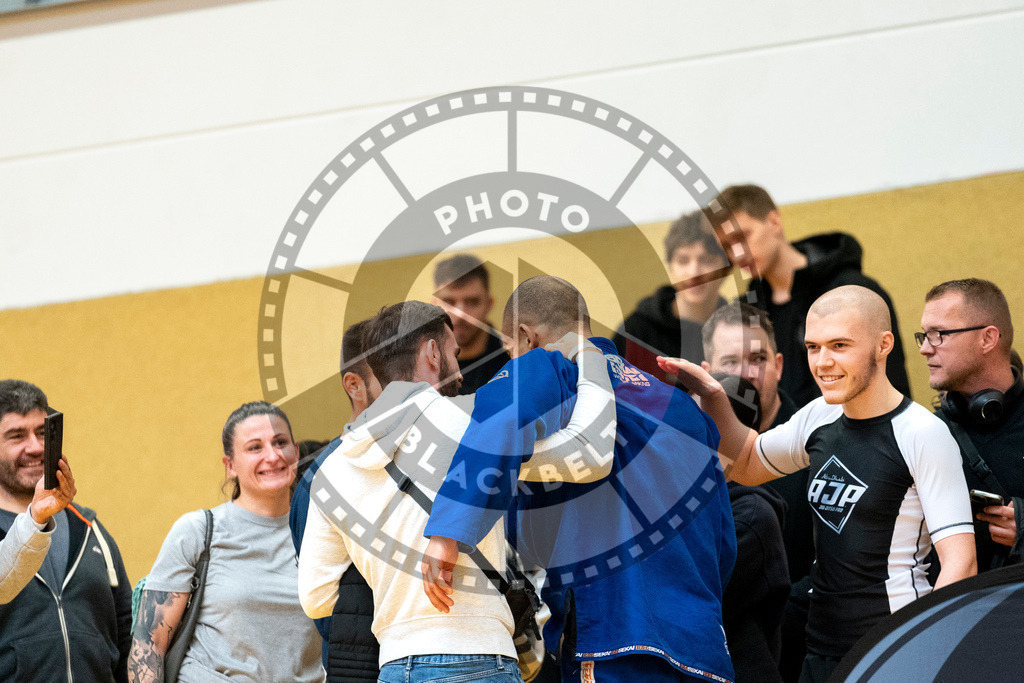 20231118PBB12283 | Fighters compete during the AJP Tour 600 Frankfurt Championship in Frankfurt/Main, Germany, on November 18, 2023.