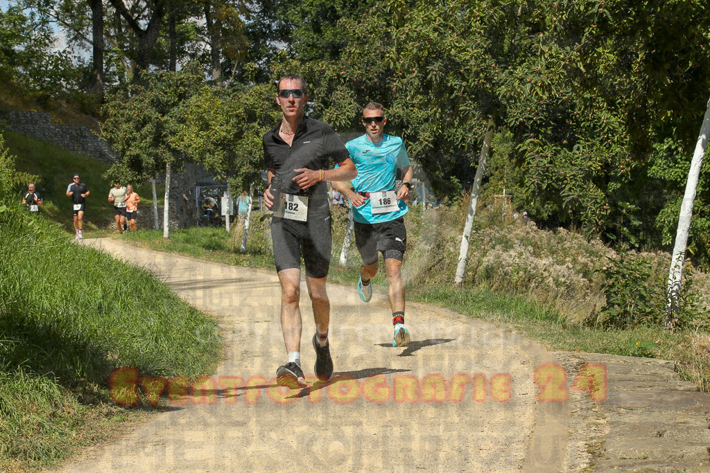 250824_1245_EX1_0424 | Sportfotografie im Rhein-Sieg Kreis, Köln, Bonn, NRW, Rheinland Pfalz, Hessen, etc. Unser Tätigkeitsfeld umfasst den Laufsport vom Volkslauf über den Marathon, Duathlon, Triathon bis zum Ultralauf wie Kölnpfad Ultra oder Schindertrail.