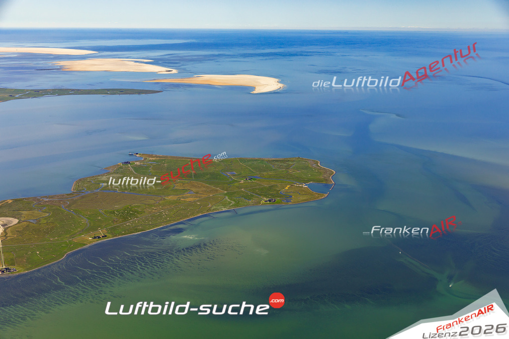 Die Luftaufnahme Nordsee - Langeneß wurde 2022 vom Flugzeug aus (keine Drohne) erstellt. Hohe Auflösung -für große Poster und Wandbilder geeignet - Garantiert!