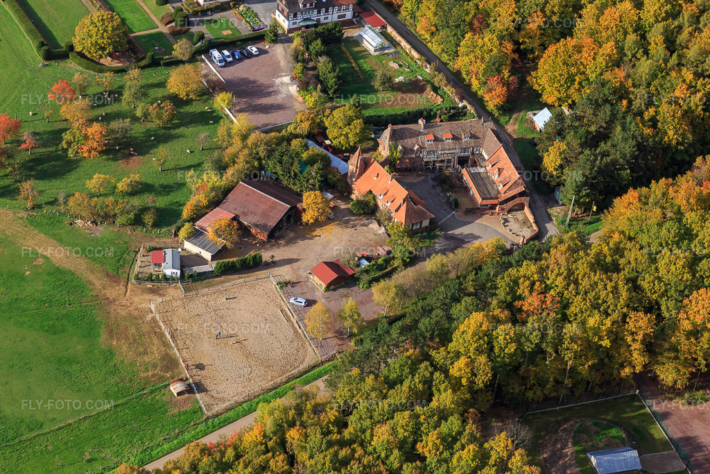 Aerial view: Ferme Mellon in Niederbronn-les-Bains in the state Bas-Rhin, France. – Photo: IMG_084719.jpg taken on 10/23/2015 by Werner Riehm/FLY-FOTO.com – Resolution of the original: 5472 x 3648 px – Ferme Mellon - Restaurant et chambres d'hôtes