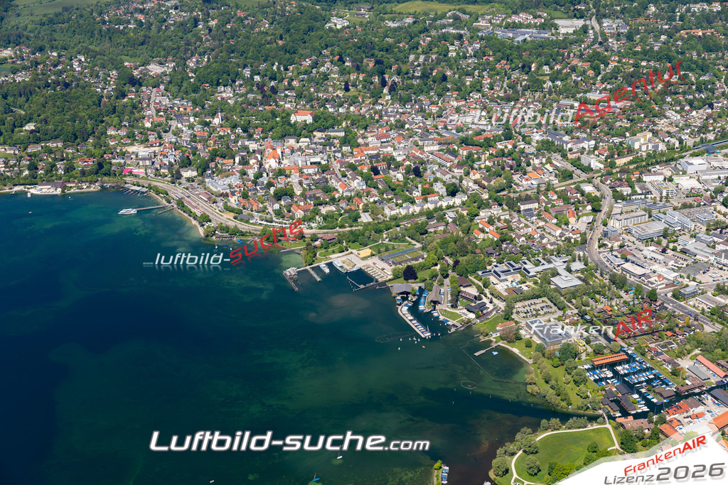 Aktuelles Luftbild von  Starnberg - Die Luftaufnahme wurde 2021 mittels UL-Flugzeug erstellt ( keine Drohne ) - hochauflösende Kamera-Systeme von  Canon -Beste Qualität - Für grossformatige Ausdrucke geeignet. Die Geschenkidee !