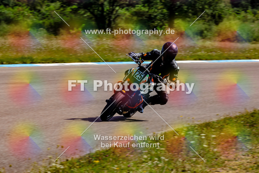 025-4049 | Hier findet Ihr Bilder von Touristenfahrten auf der Nürburgring Nordschleife oder von anderen Veranstaltungen die ich besucht habe. Viel Spass beim Durch Schauen 