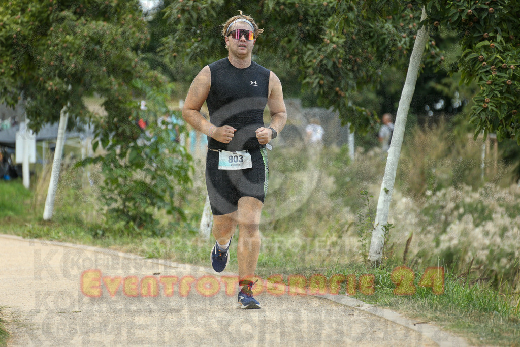 250824_1518_EX1_8777 | Sportfotografie im Rhein-Sieg Kreis, Köln, Bonn, NRW, Rheinland Pfalz, Hessen, etc. Unser Tätigkeitsfeld umfasst den Laufsport vom Volkslauf über den Marathon, Duathlon, Triathon bis zum Ultralauf wie Kölnpfad Ultra oder Schindertrail.