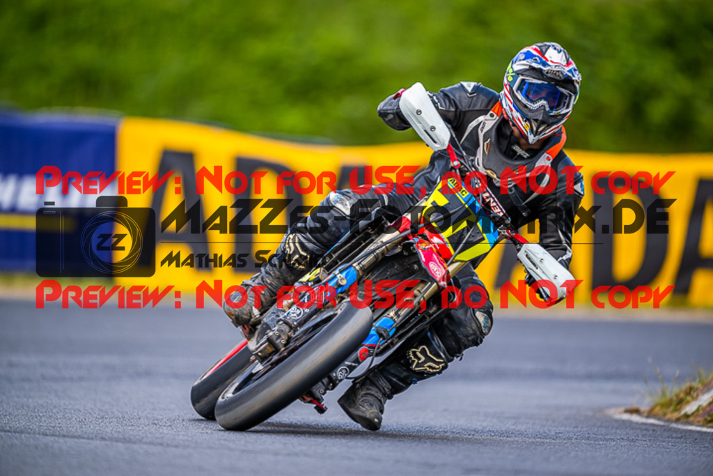 MaZZes_FotoMatrix_220528_2240 | Fotograf Mathias Schmid
Sportfotograf,
Eventfotograf,
Hochzeitsfotograf,
Portraitfotograf