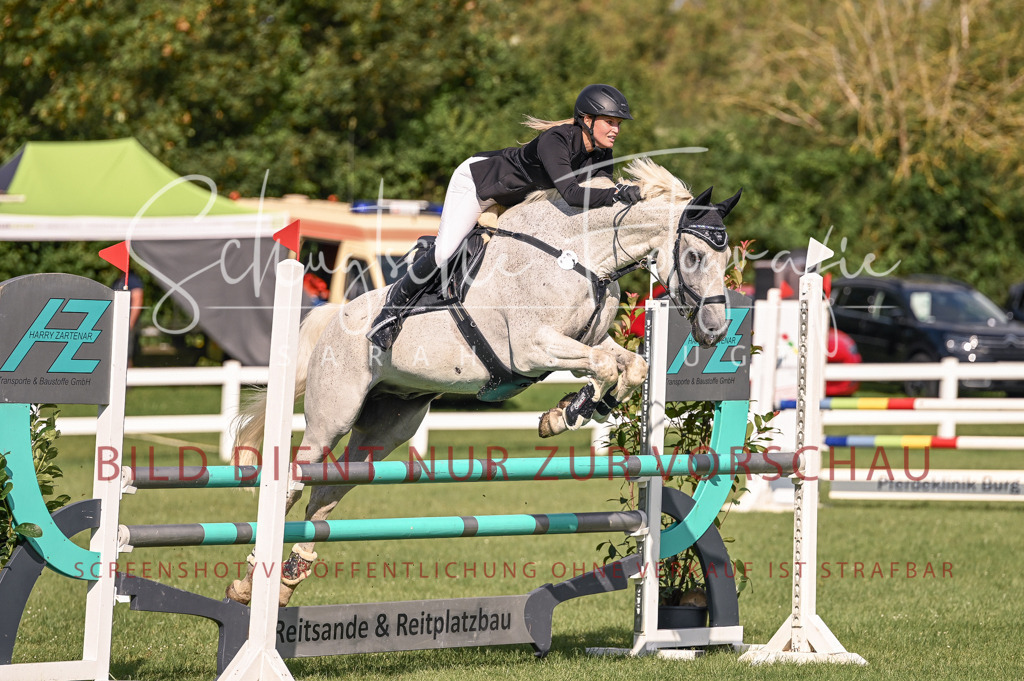 Schugtsche-Düren.2024-07.Amat.Springprf.A__-132 | Schugtsche Fotografie - Realisiert mit Pictrs.com