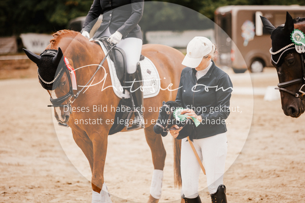 3I6A6426 | Stimmungsvolle Portraits und Reitsportfotografie im Ruhrgebiet und im Münsterland.

Pferdefotografie, Hundefotografie, Tierfotografie, Reportagen, Portraits von Tier und Mensch, Turnierfotografie in Bochum, Recklinghausen, Marl, Haltern am See, Dülmen.. - Realisiert mit Pictrs.com