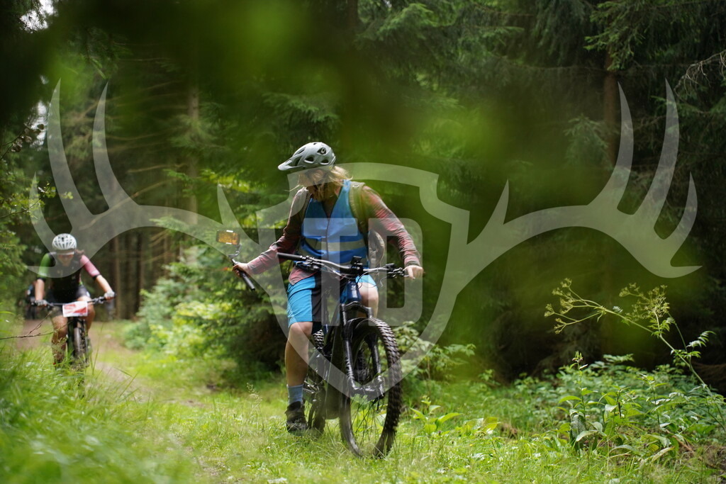 DSC04133 | Fotogalerie der Treibjagd im Dunkelwald - Dein MTB Etappenrennen im Erzgebirge - Realisiert mit Pictrs.com