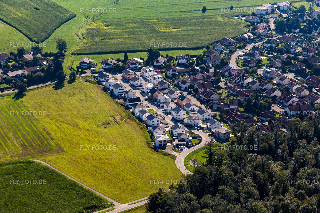 Neubaugebiet Igelstr | Luftbild: Neubaugebiet Igelstr im Ortsteil Friesenhäusle in Baindt im Bundesland Baden-Württemberg in Deutschland. Foto: IMG_129081.jpg vom 04.09.2021 durch ©2025 Werner Riehm fly-foto.de/copyright - Realisiert mit Pictrs.com