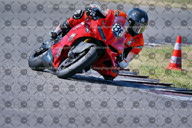 26bt04-0175 | markuskiefer.com - Realisiert mit Pictrs.com