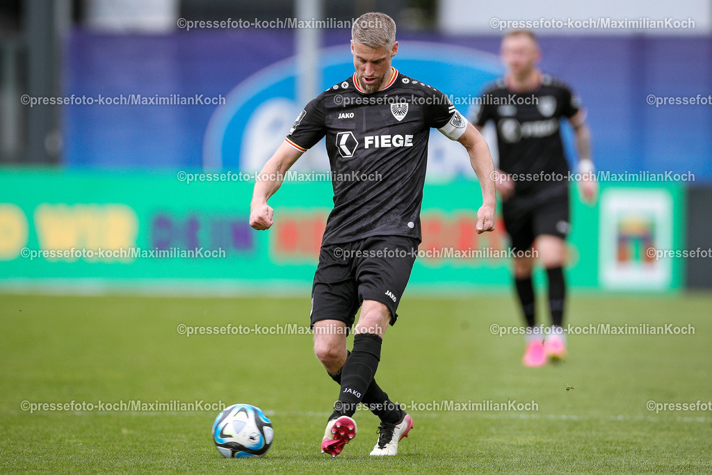 Koe3Liga27042402122 | 27.04.2024, Köln, Fußball, bwin 3. Liga Herren, Sportpark Höhenberg, 35. Spieltag, Saison 2023 2024, FC Viktoria Köln – Preußen Münster: Marc Lorenz (Preußen Münster). 
DFB regulations prohibit any use of photographs as image sequences and or quasi-video.