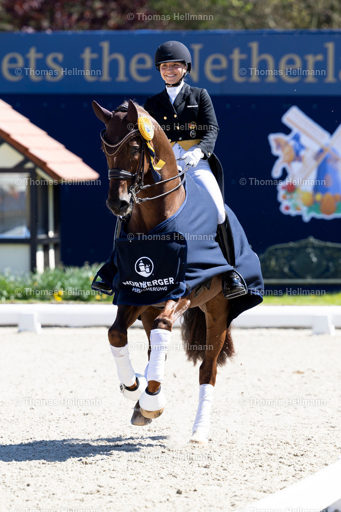TH_580-Life Time FRH-Sch_rmann_ Charlott-Maria_27968 | Horses &amp; Dreams 2025 am 27.04.25 in Hagen a.T.W., Thomas Hellmann, 580Life Time FRHSch?rmann, Charlott-Maria
