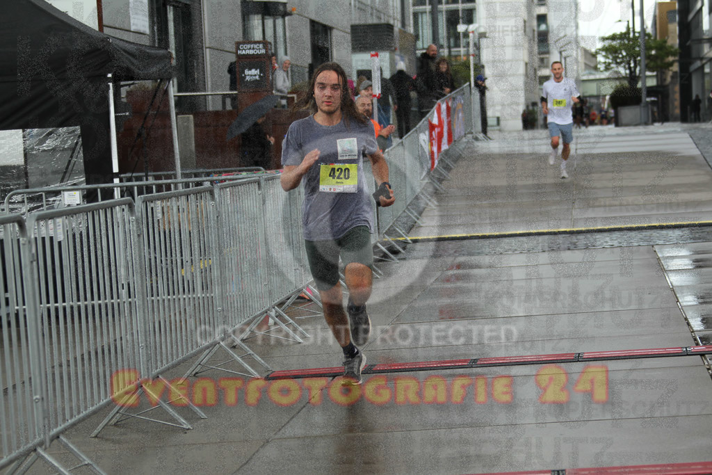220917_1513_EV4_7334 | Sportfotografie im Rhein-Sieg Kreis, Köln, Bonn, NRW, Rheinland Pfalz, Hessen, etc. Unser Tätigkeitsfeld umfasst den Laufsport vom Volkslauf über den Marathon, Duathlon, Triathon bis zum Ultralauf wie Kölnpfad Ultra oder Schindertrail.