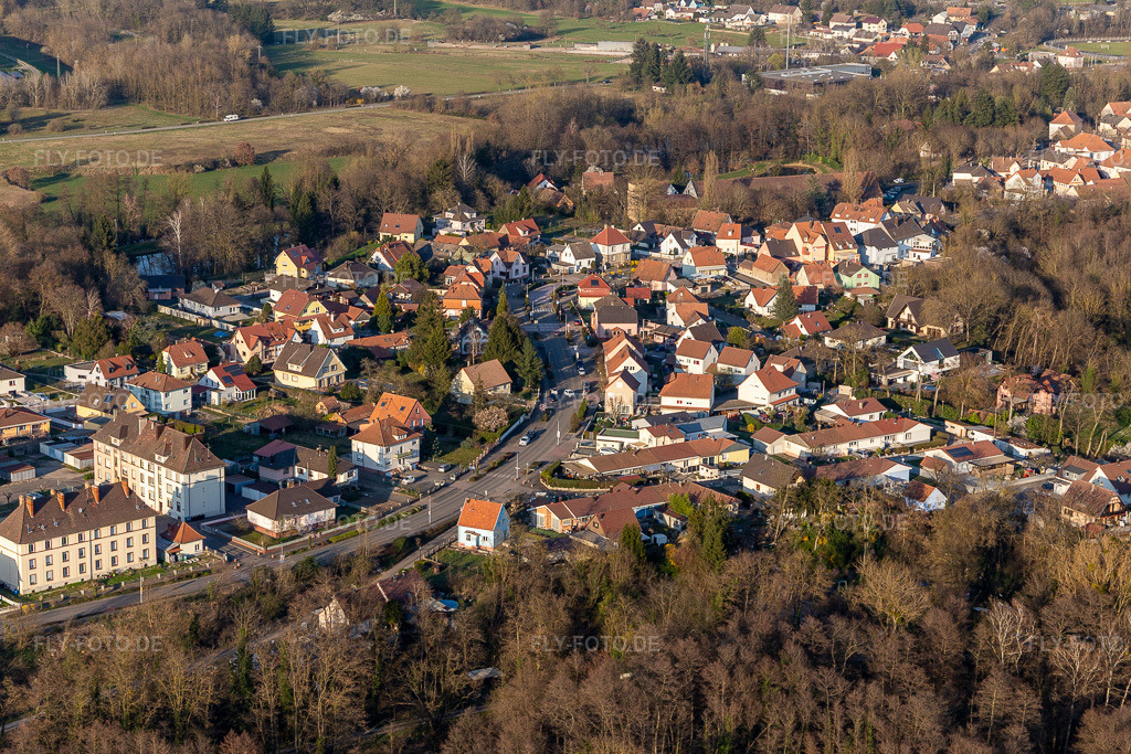 Luftbild: Rue de la Première Armée in Lauterbourg im Bundesland Bas-Rhin in Frankreich. Foto: IMG_130992.jpg vom 22.03.2022 durch Werner Riehm/FLY-FOTO.de