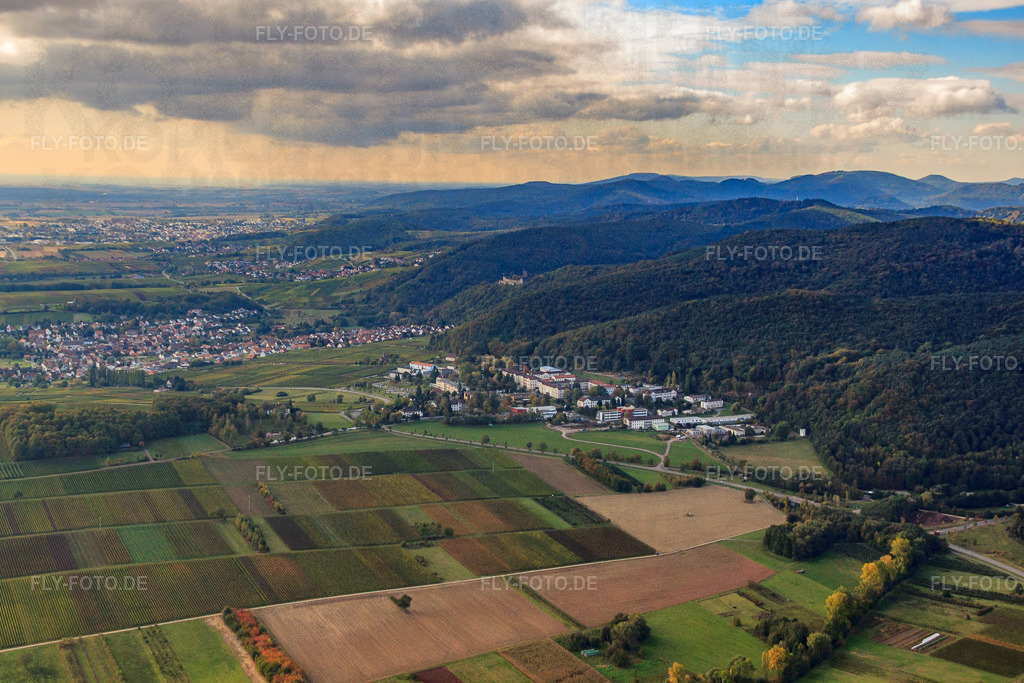 Pfalzklinik Landeck | Luftbild: Pfalzklinik Landeck in Klingenmünster im Bundesland Rheinland-Pfalz in Deutschland. Foto: IMG_22386.jpg vom 15.10.2009 durch Werner Riehm/FLY-FOTO.de - Realisiert mit Pictrs.com