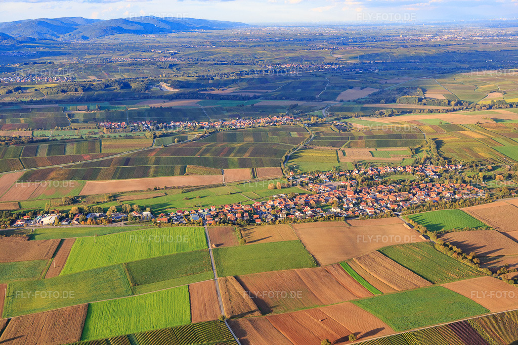Luftbild: Ortsansicht von Süden im Ortsteil Kapellen in Kapellen-Drusweiler im Bundesland Rheinland-Pfalz in Deutschland. Foto: IMG_074649.jpg vom 14.10.2014 durch Werner Riehm/FLY-FOTO.deAuflösung des Originals: 5472 x 3648 px