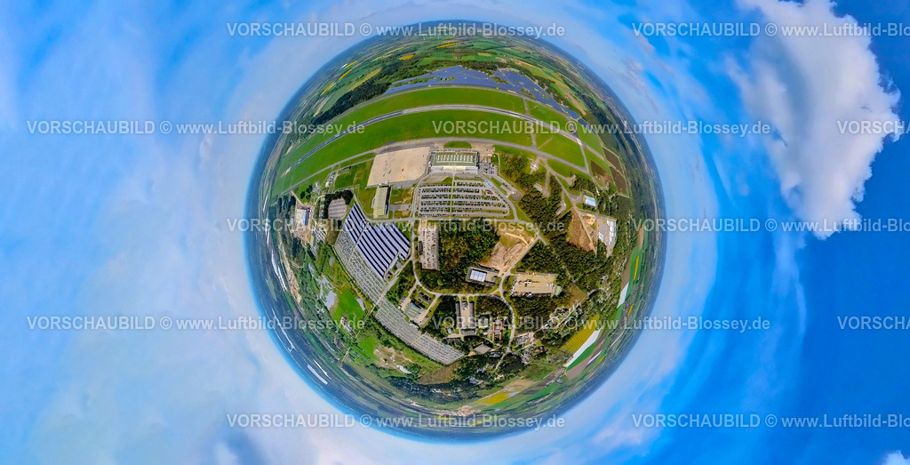 Weeze240490044FlughafenNiederrheinRyanAir | Luftbild, Flughafen Airport Weeze, Startbahn und Landebahn, Solarpark und Terminal Abfertigungshalle, Parkplätze, Wiesen und Felder mit Fernsicht, Erdkugel, Fisheye Aufnahme, Fischaugen Aufnahme, 360 Grad Aufnahme, tiny world, little planet, fisheye Bild, Baal, Weeze, Niederrhein, Nordrhein-Westfalen, Deutschland