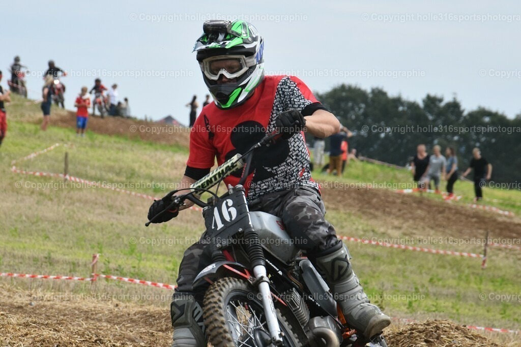 DSC_0875 (2) | Sportfotografie , Motorsport, Motoross, Reitsport, Mointainbike, Enduro,
Landschaft , Outdoor, Eventfotografie, Landschaft, Bilder online bestellen - Realisiert mit Pictrs.com